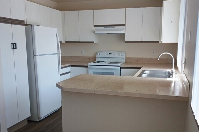 Building Photo - Noble Court Estates