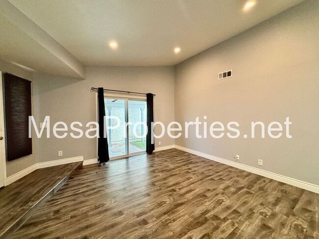 Photo - 15957 Randall Ave
