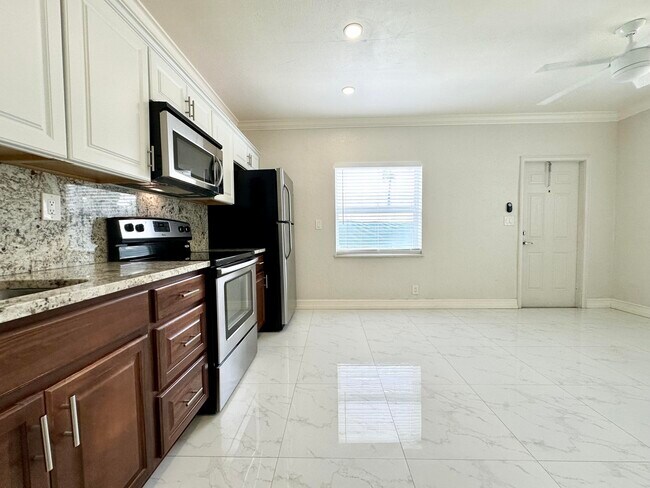 Photo - 1041 NE 16th Ave Unit W