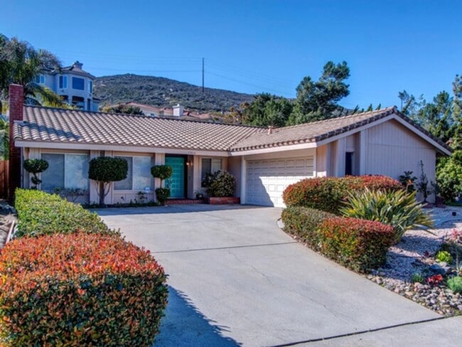 Building Photo - Beautiful 4B/2BA Home in Rancho Bernardo for Lease!