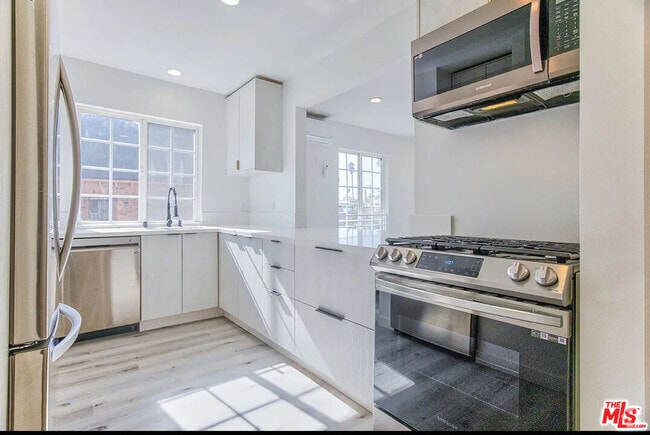 Building Photo - 160 N Edgemont St Rental