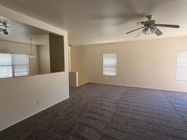 Photo - 3 Bed 2 Bath Gated Home On Grant & Silverbell With Community Pool