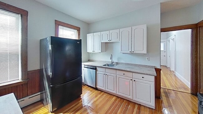 Building Photo - 152 Minot St Unit 3