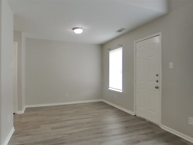 Photo - 6638 Windy River Ln