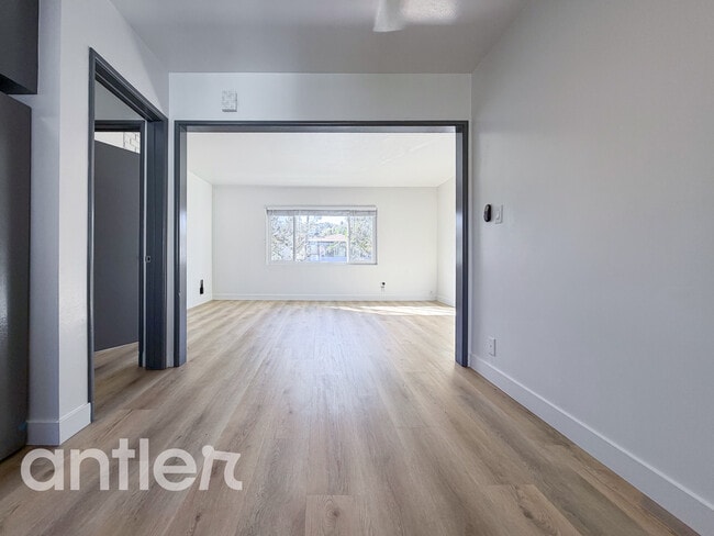 Photo - 4033 Palmwood Dr Unit 4