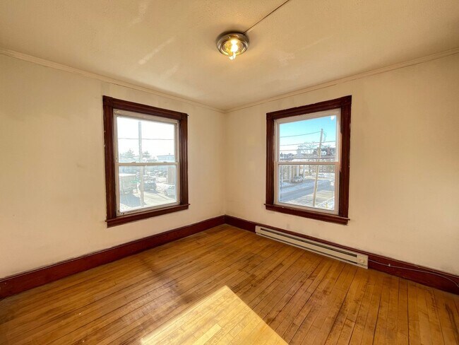 Photo - 457 Beech St Unit 2