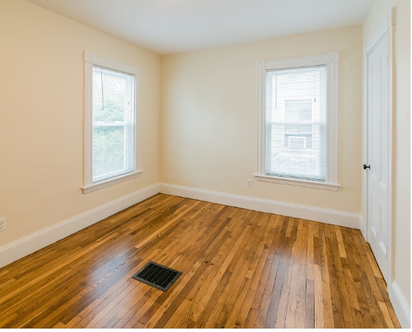 Photo - 62 Saunders St Unit 1