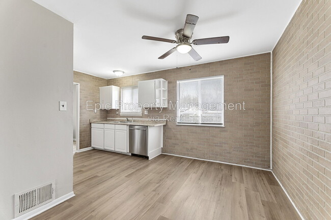 Photo - 27081 Leroy St
