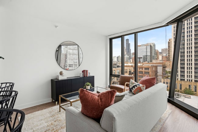 Photo - 1335 S Michigan Ave