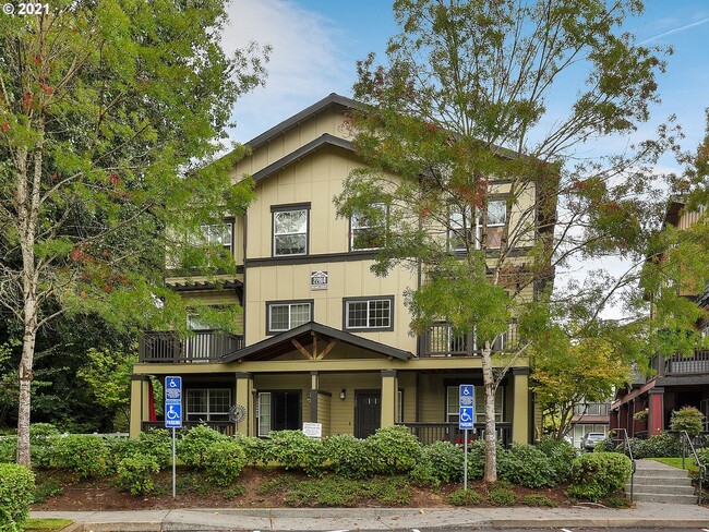 Building Photo - Sherwood Corner 3 Bed 2.5 Bath Townhome on top floor~  Reserved Parking and Washer & Dryer and Co...