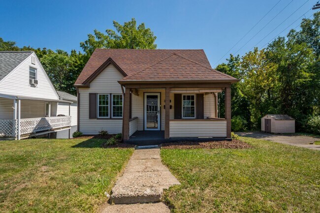 Photo - Stunning 4 Bedroom home in North Versailles available January 15!