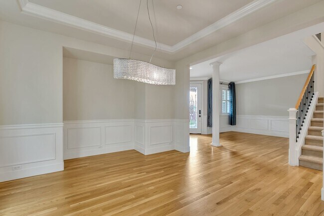 Photo - Must see in beautiful Redmond neighborhood