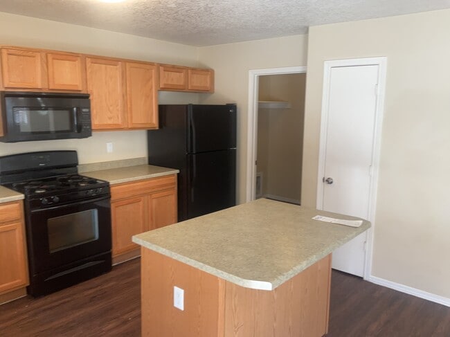 Photo - 1804 Sierra Norte Loop NE