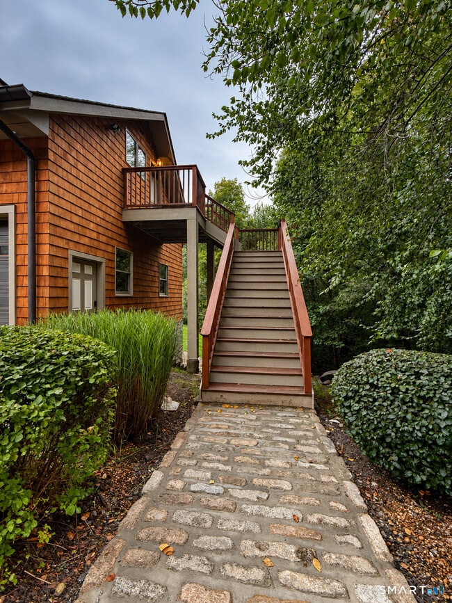 12 Cedarstone Road