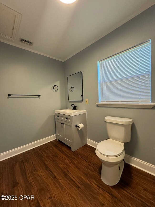 Photo - 5117 Douglas St