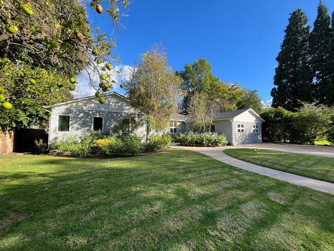 Photo - Upgraded Woodland Hills 2+2.5 plus 2 bonus rooms and Studio Guest House with kitchen and full bath!!