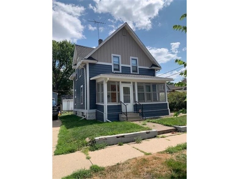 522 View St
