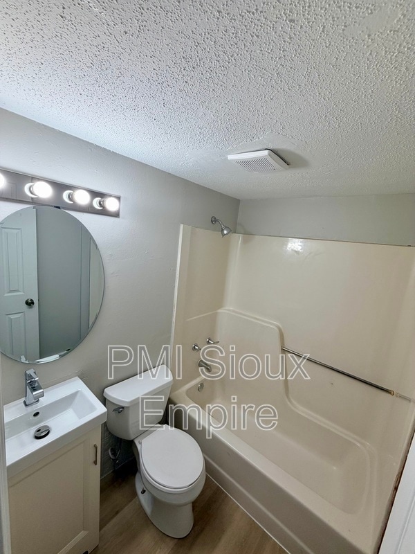 Photo - 112 N Prairie Ave Unit 4