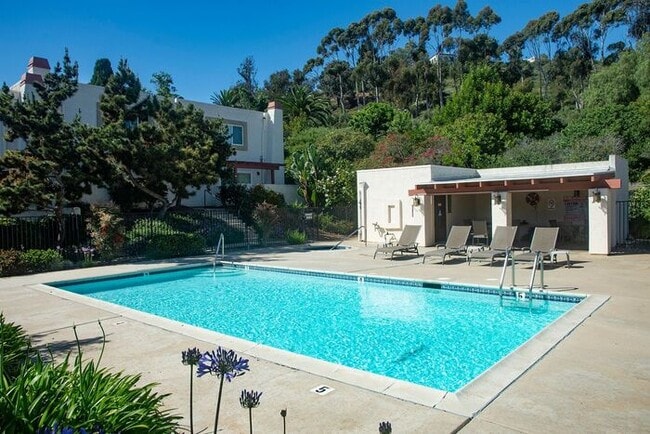 Photo - Spacious 2BD/2.5BA Town Home near Universi...