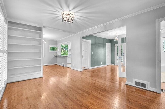 Photo - 702 Canebrake Dr