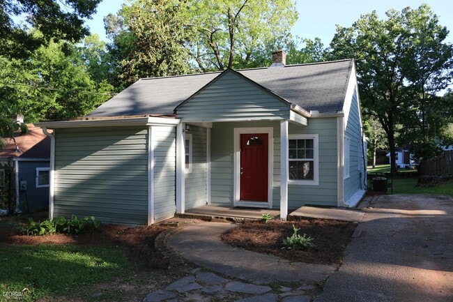 Building Photo - 2577 Eastwood Dr