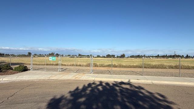 Photo - 2688 Vartikian Ave