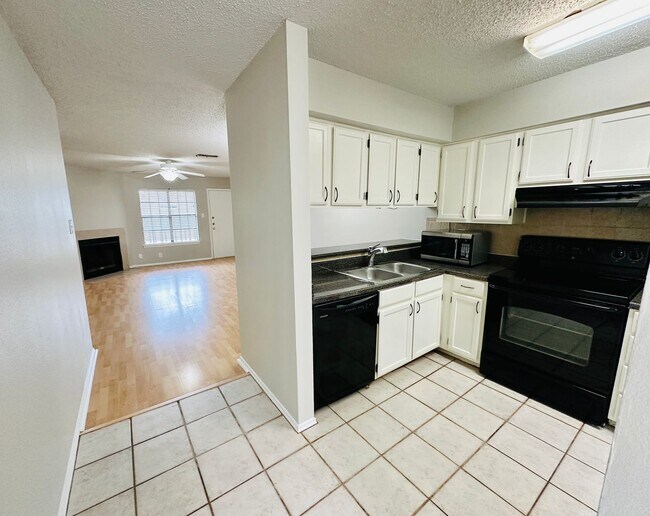Photo - Charming 2BR/2BA Condo in South Congress -... Unit 2028