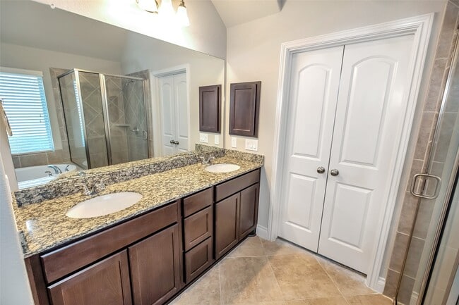 Photo - 2911 River Flower Ln