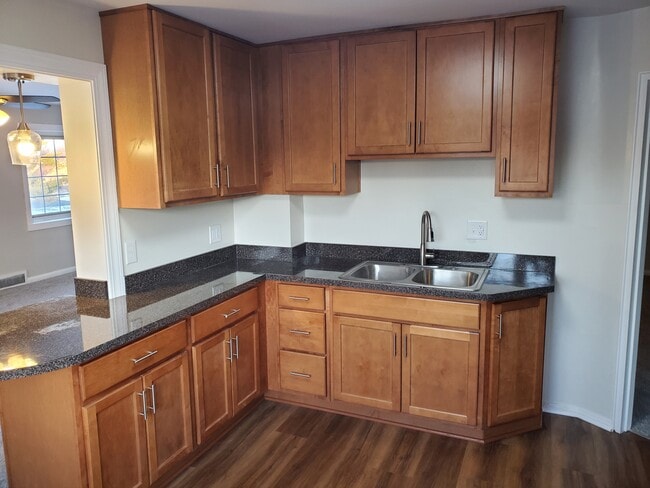 Kitchen - 656 Greenmount Blvd Unit 656 Greenmount
