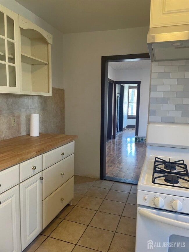 Photo - 638 Bound Brook Rd Unit A