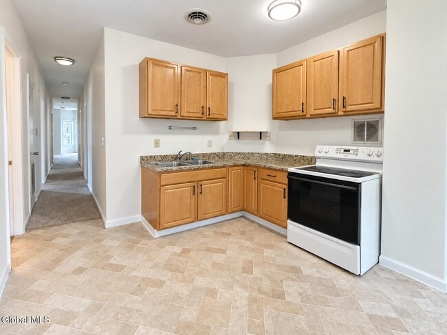 23 Bonheim St