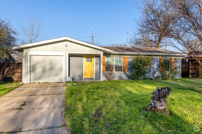 Building Photo - 2308 Devonshire Dr Unit A Rental