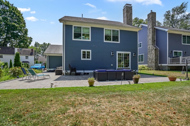 Photo - 328 Brewster St