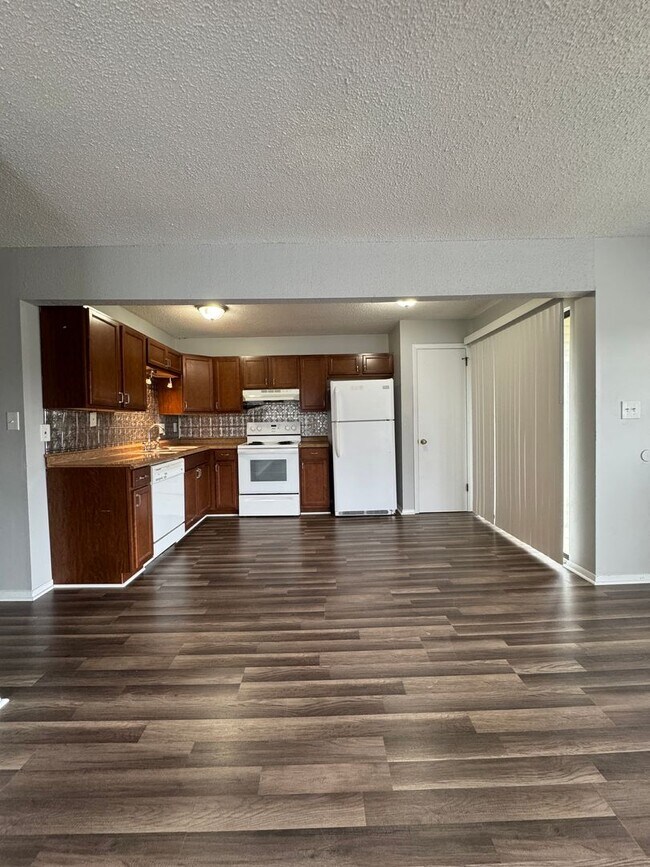 2422 Wynterhall Rd SE Unidad C