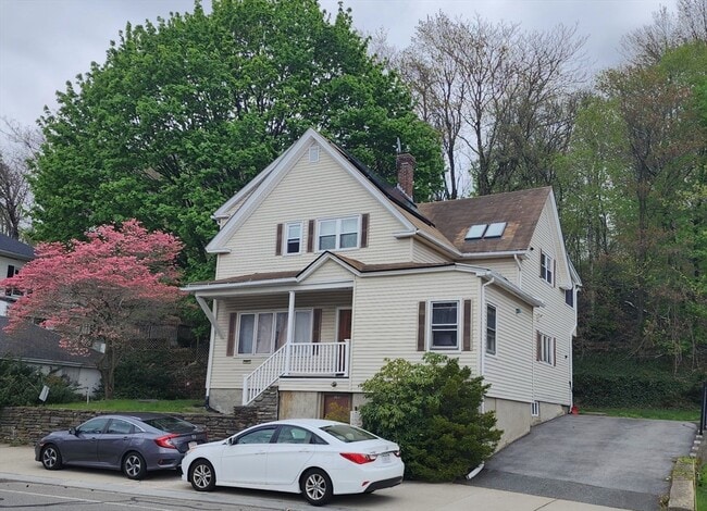 Building Photo - 586 Franklin St Unit 1 Rental
