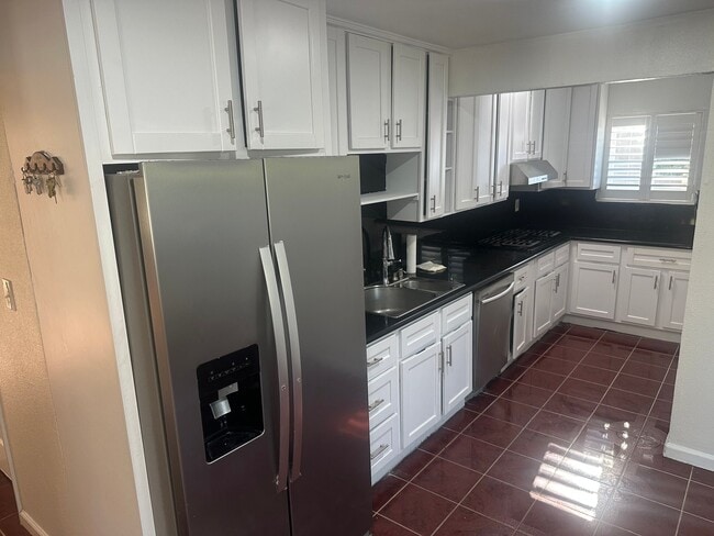 2137 Amberwood Ln