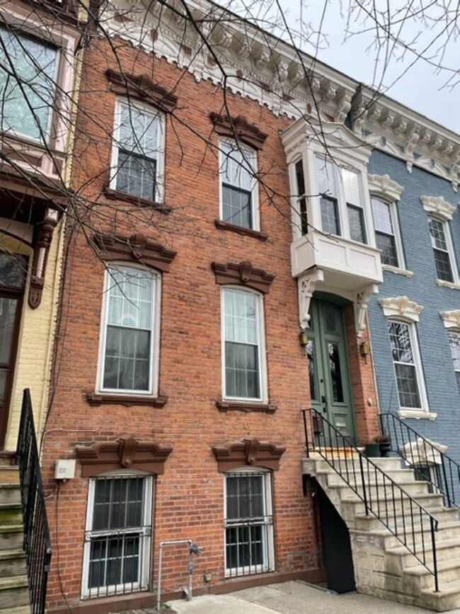 Building Photo - 3 Dana Ave Unit Bsmt