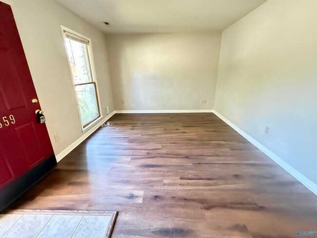 Photo - 2859 Wynterhall Rd SE