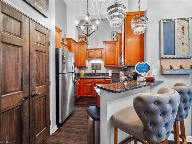 Photo - 1133 W 9th St Unit 502