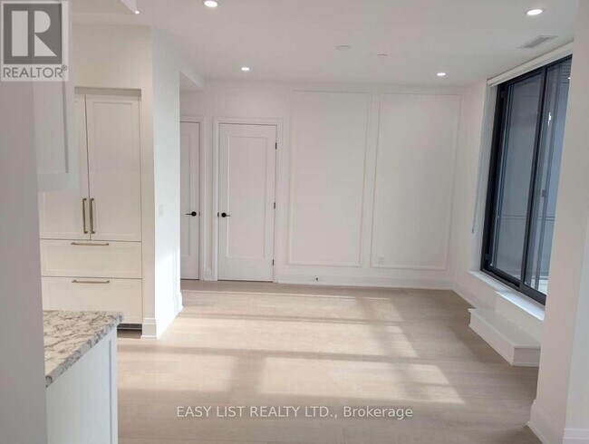 Photo - 505 Glencairn Ave Unit 220