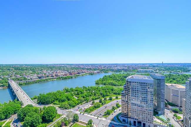 Rosslyn Towers