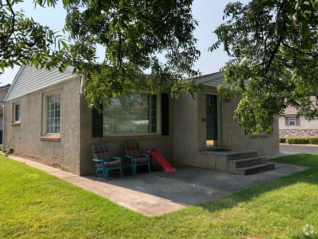 Building Photo - "Bright and Spacious 4-Bed Townhouse in Pr... Unit 8