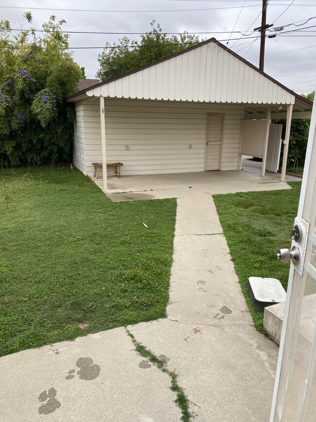 Photo - 5325 Glickman Ave