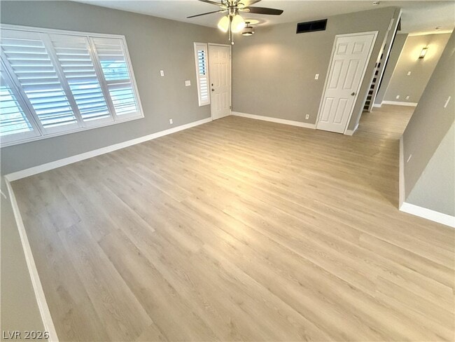 Photo - 6990 Paddington Way