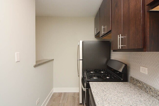 Photo - 755 W Cornelia Ave Unit 311