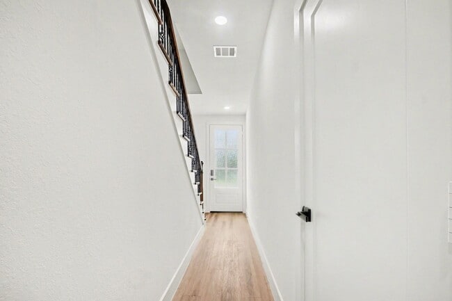 Photo - 123 Milby St