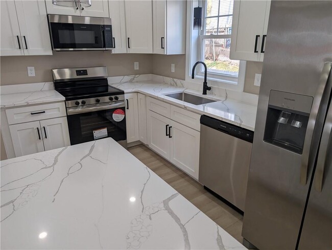 Photo - 56 Diamond St