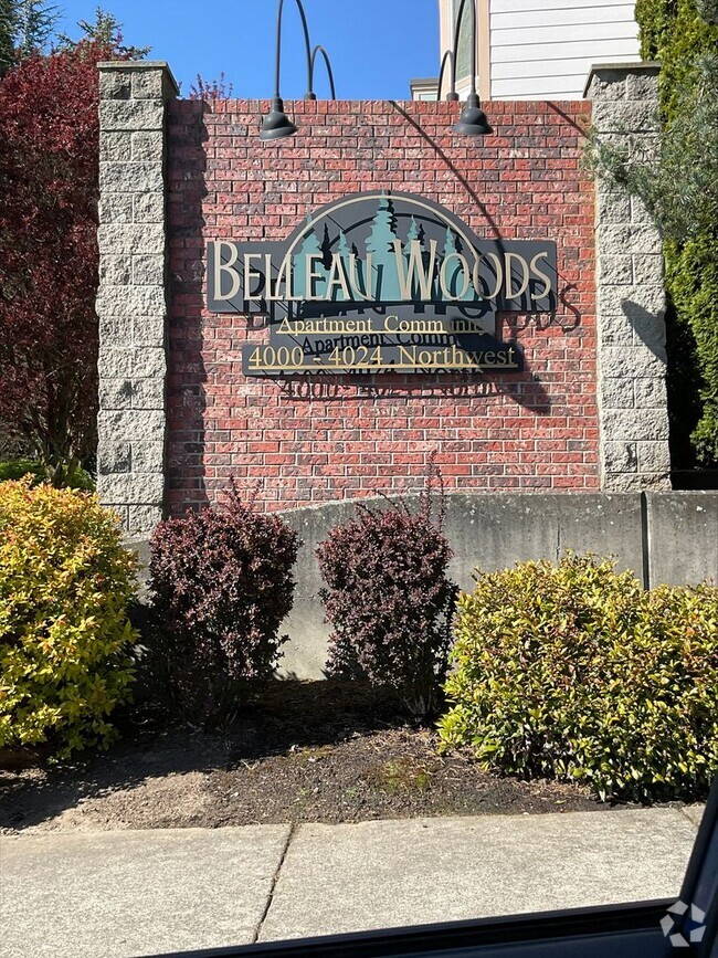 Building Photo - 1 bed/1 bath apartment on Northwest Ave! Unit 16-302