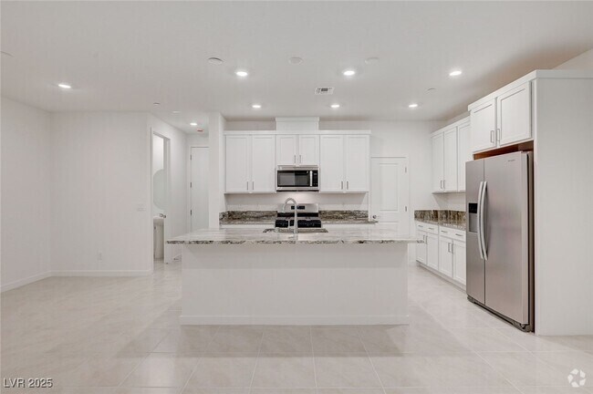 Building Photo - 2537 Monolith St Rental