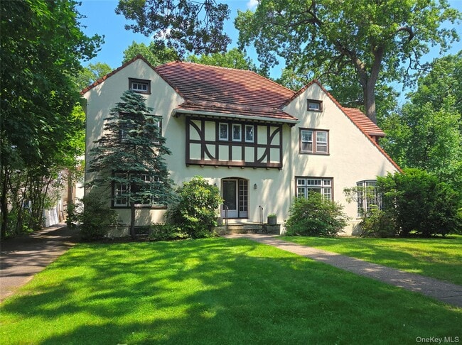 Building Photo - 134 Pelhamdale Ave Rental